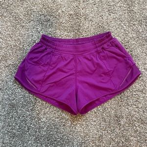 Lululemon hotty hot shorts 2.5”